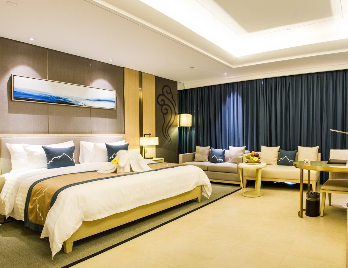 Grand New Century Hotel 三亜市 エクステリア 写真