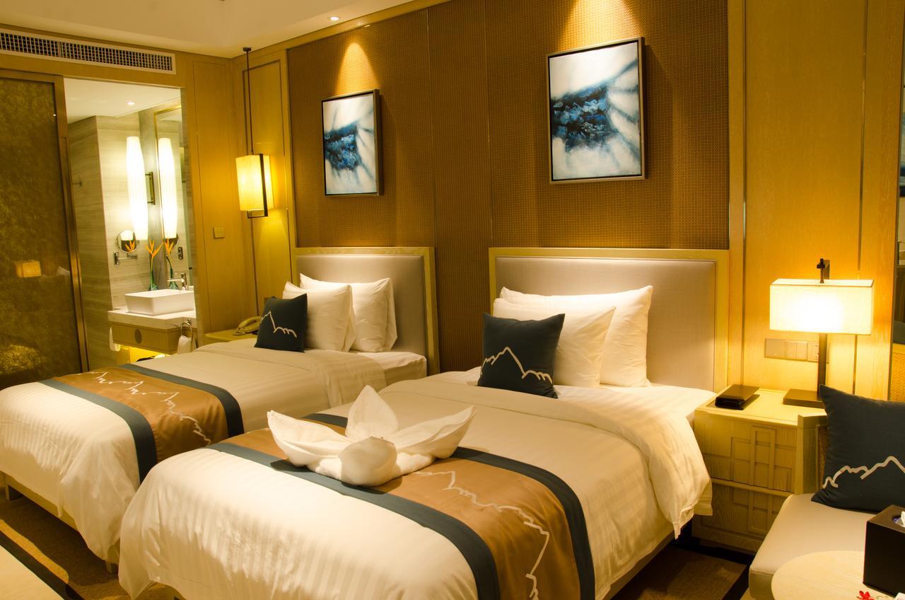 Grand New Century Hotel 三亜市 エクステリア 写真